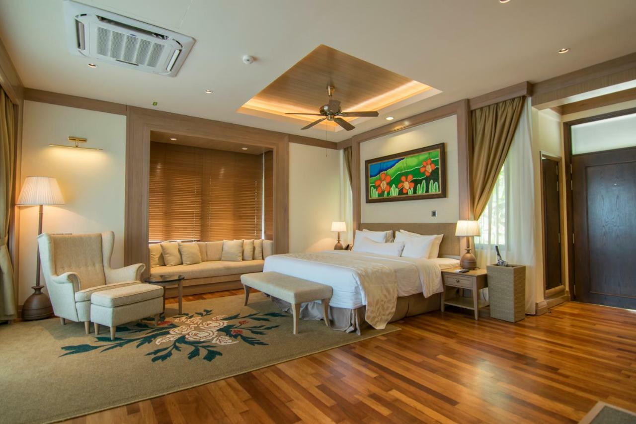 Royale Chulan Cherating Villa Exterior photo