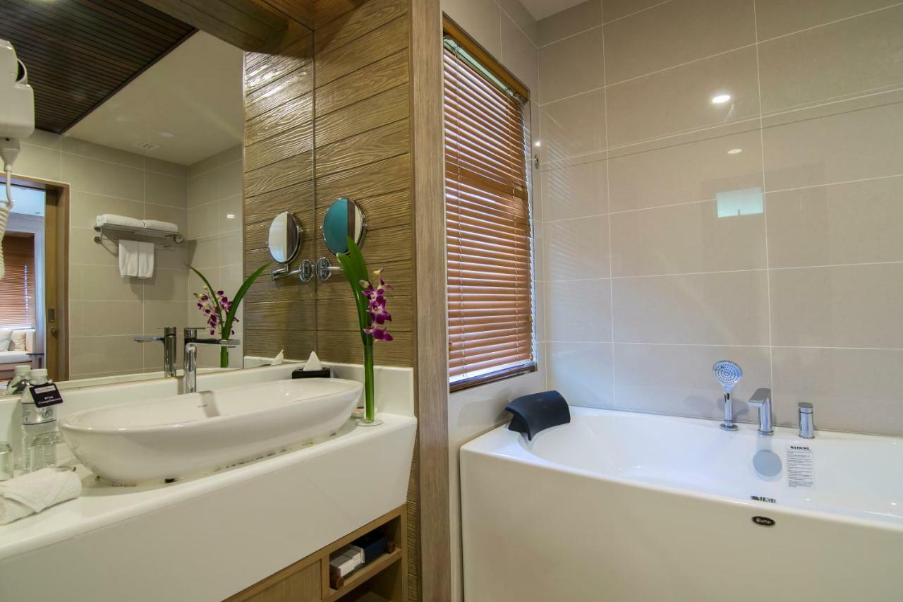 Royale Chulan Cherating Villa Exterior photo