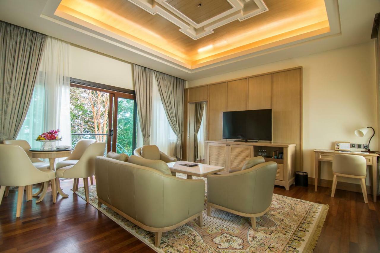 Royale Chulan Cherating Villa Exterior photo